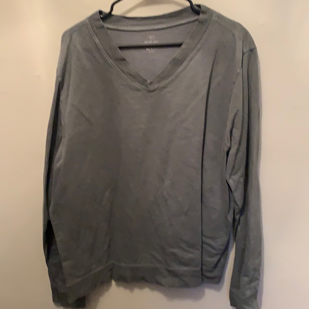 Save Khaki United v-neck sweater